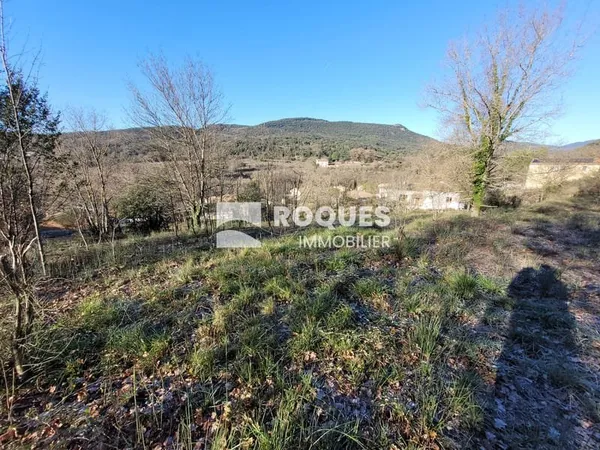 A HEREPIAN, Terrain constructible de 1777 m2