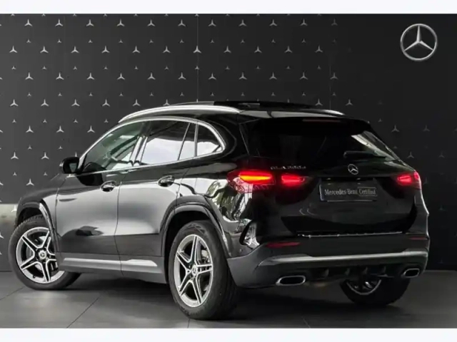 Mercedes Gla 200 d amg line — photo 23
