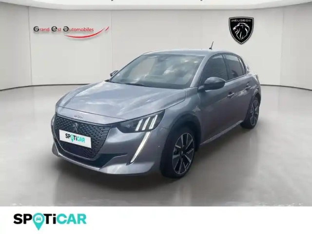 Peugeot 208 e- 136ch gt — photo 1