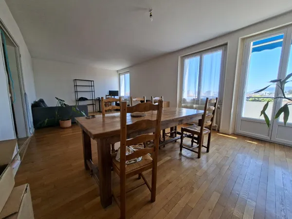 À louer Appartement T3 avec balcon, parking et cave