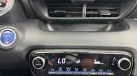 Toyota Yaris 116h Dynamic 5p MY22 — photo 19
