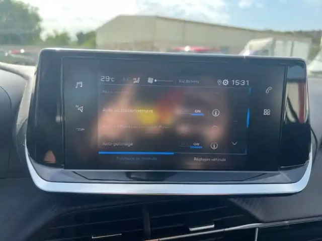 Peugeot 208 puretech 100 s&amp;s bvm6 — photo 18