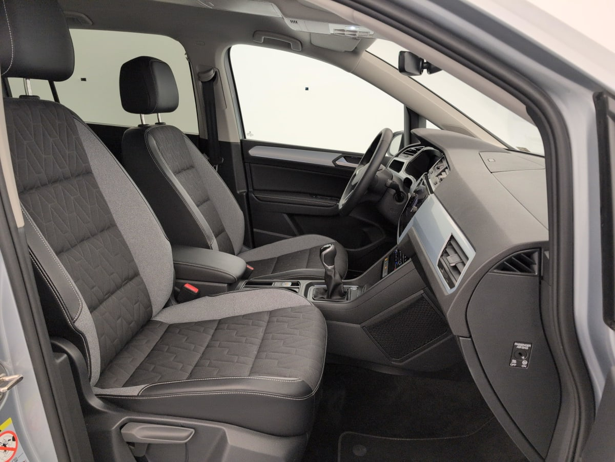 Volkswagen Touran — photo 9