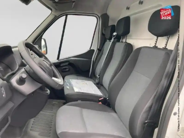 Renault Master fg f3500 l2h2 2.3 blue dci 135ch confort euro6 — photo 11