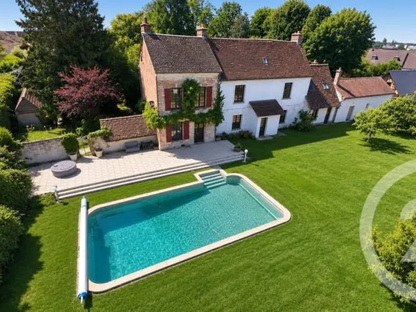 Maison 12 pièces 294 m²