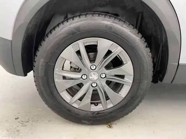 Peugeot 2008 puretech 100 s&amp;s bvm6 — photo 51