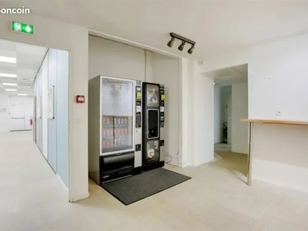 Boutique 650 m² PARIS