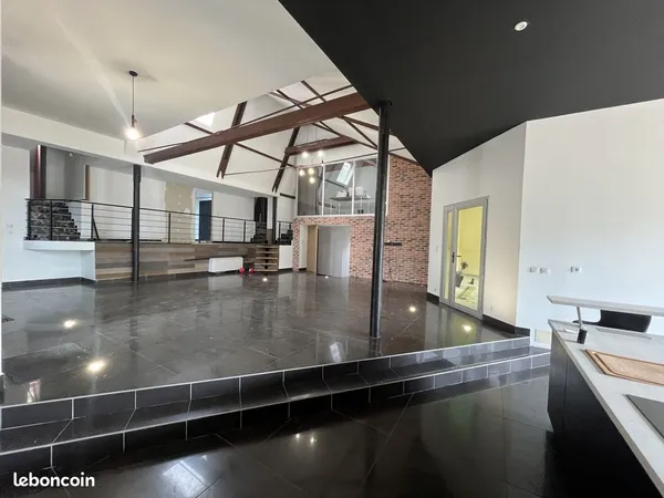 Maison 6 pièces 337 m²