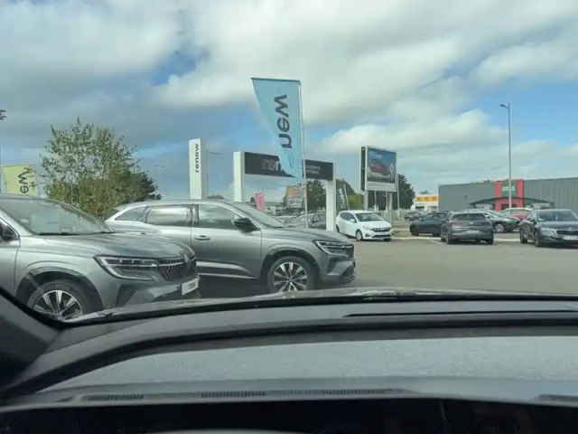 Renault Megane e-tech ev60 220 ch optimum charge — photo 17