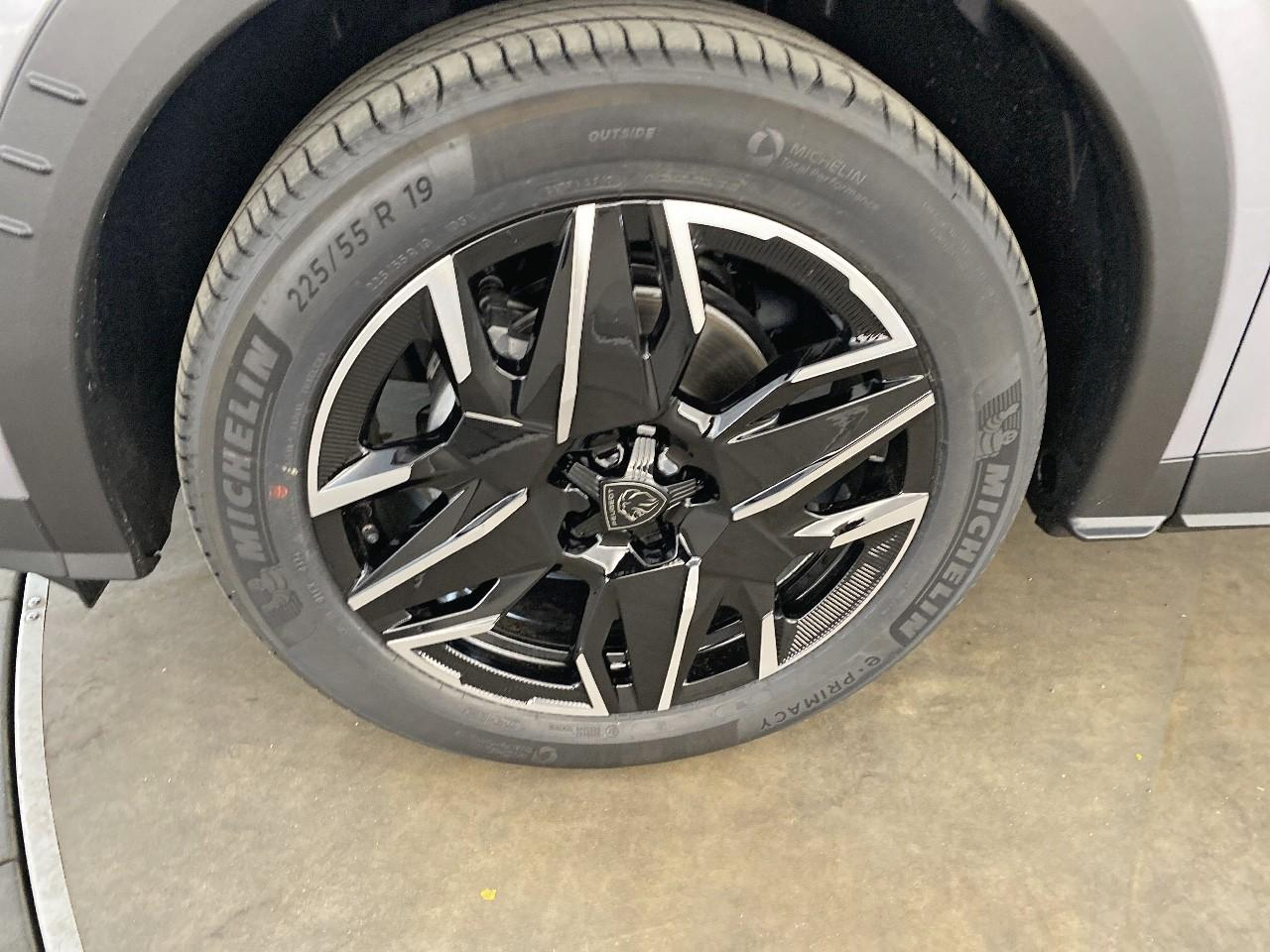 Peugeot 3008 hybrid 145 e-dcs6 gt — photo 11