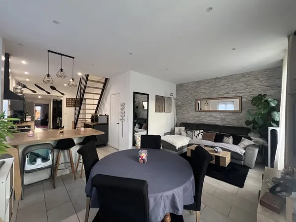 Bretteville sur Laize Maison 5 pièces rénovée garage et jar