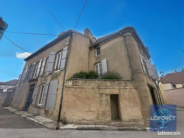 Maison 5 pièces 261 m²