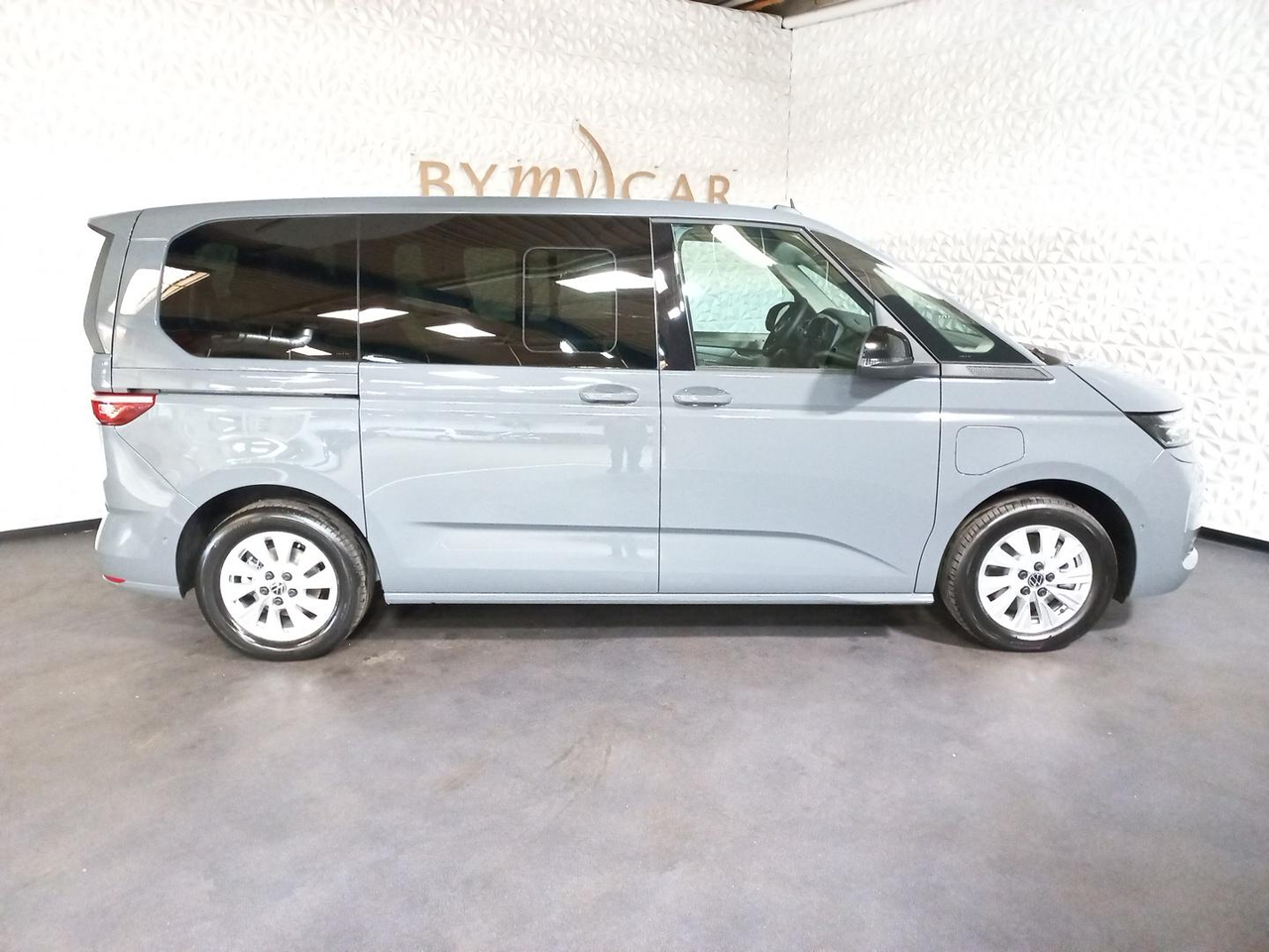 Volkswagen Utilitaires Multivan Court 1.5 eHybrid 245 4Motion DSG6 — photo 4