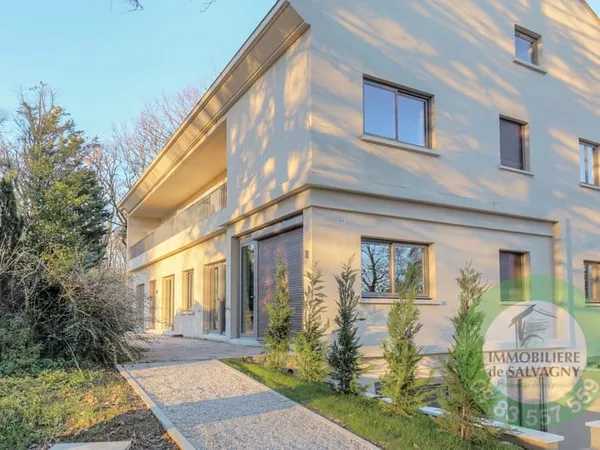 A louer studio de 20 m2 meublé La Tour de Salvagny