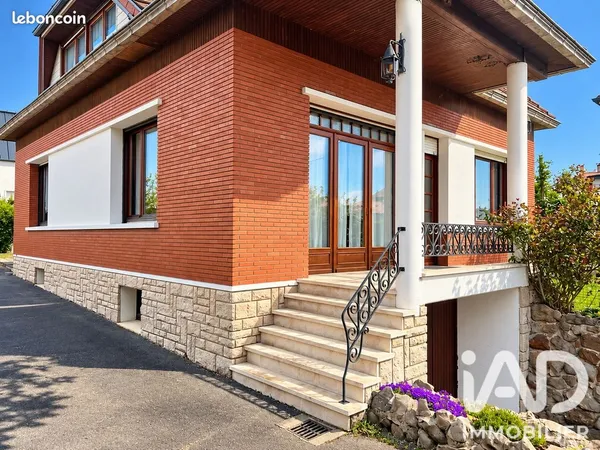 Propriété 9 pièces 220 m²