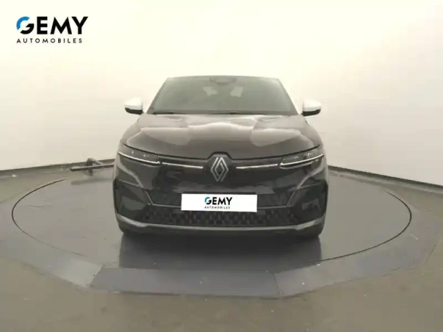 Renault Megane e-tech ev60 220 ch optimum charge — photo 2