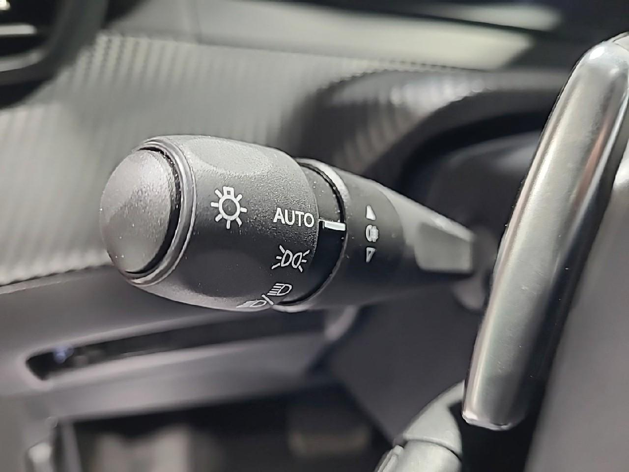 Peugeot 208 hybrid 100 e-dcs6 allure — photo 23