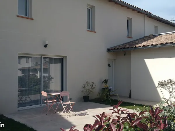 Villa Frouzins T4 terrasse et jardin