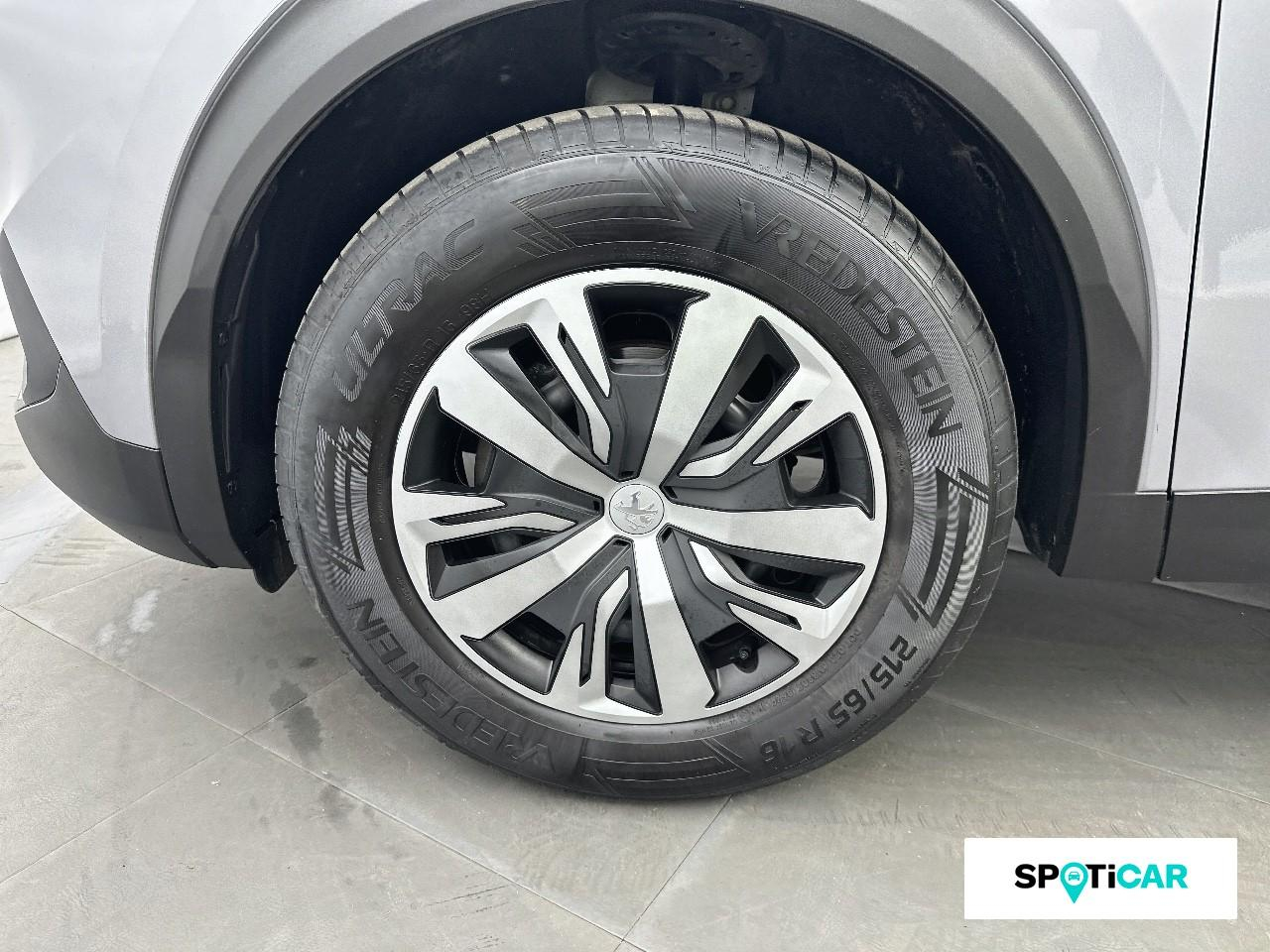 Peugeot 2008 1.2 puretech 100ch s&s active pack — photo 11