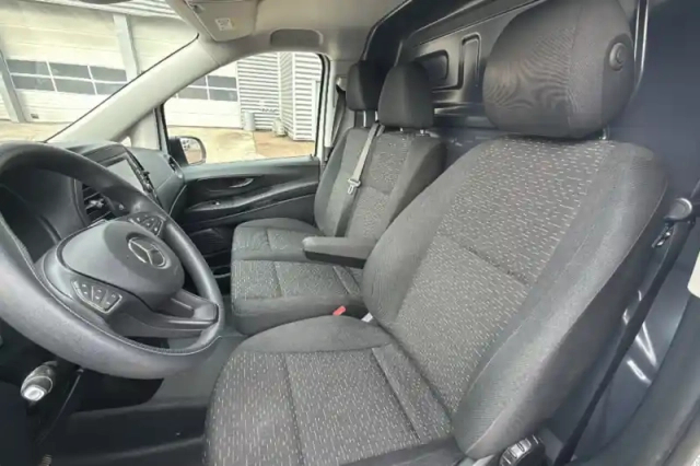 Mercedes Vito fourgon 114 cdi long bva rwd — photo 11