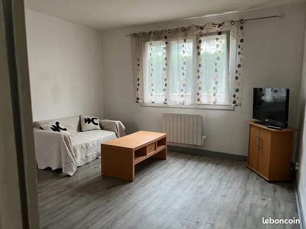 Appartement F2 rénové & meublé Beauvais centre, long ou court terme