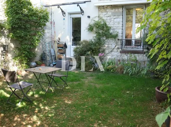 FONTAINEBLEAU - MAISON DE 79m² - 3 CH - JARDIN DE 80m² - SOUS