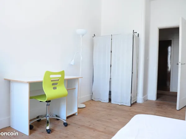 Loue chambre meublée étudiant