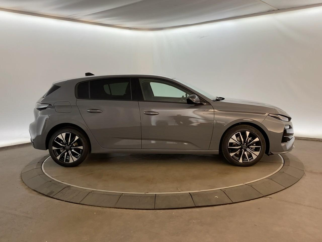 Peugeot 308 hybrid 145 e-dcs6 allure — photo 4