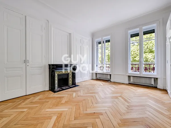 Appartement à louer de 4 pièces de 134.65 m²