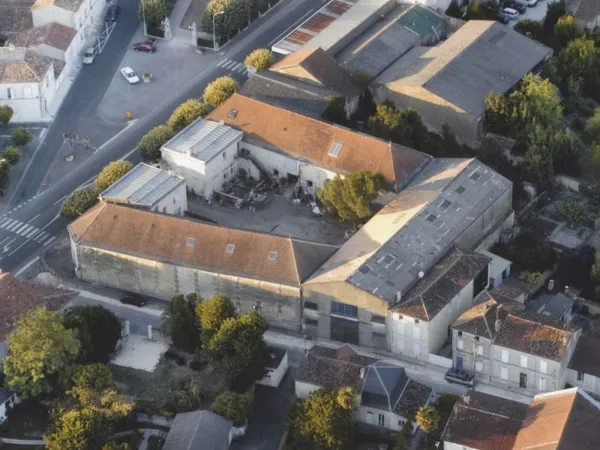Ensemble immobilier ? centre Saint-Jean-d'Angély