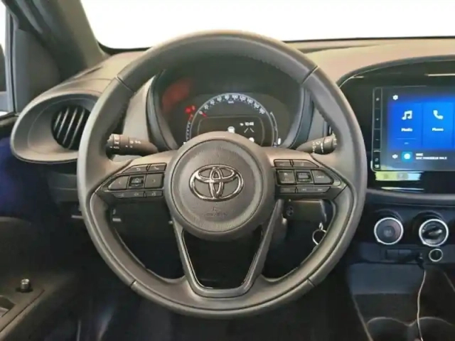 Toyota Aygo x 1.0 vvt-i 72ch dynamic my24 — photo 13