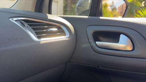 Citroen C4 1.2 Pure Tech 130 - Dynamic – 2015 – 55821 km – Essence – Boîte Manuelle — photo 6