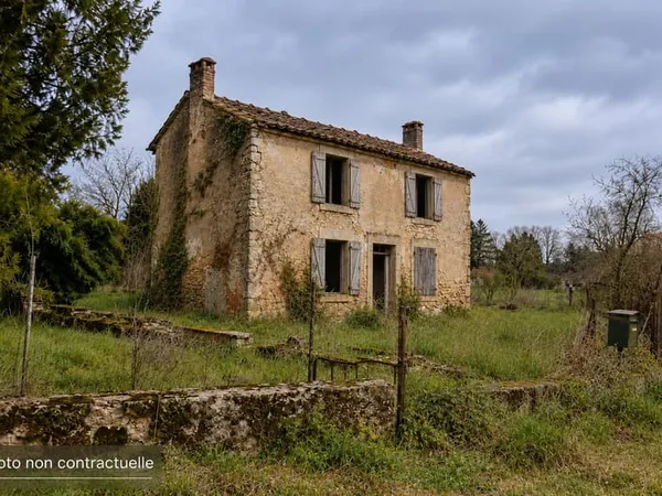 Draguignan - Maison Individuelle À Rénover D'environ 130M2 - T