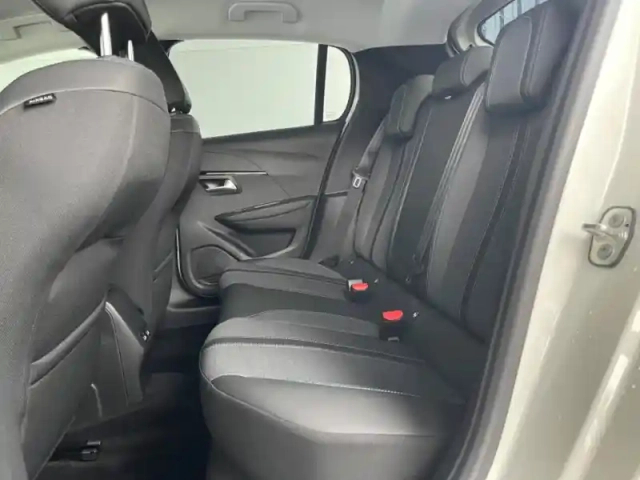 Peugeot 208 1.2 pure tech 100ch s&amp;s allure — photo 10