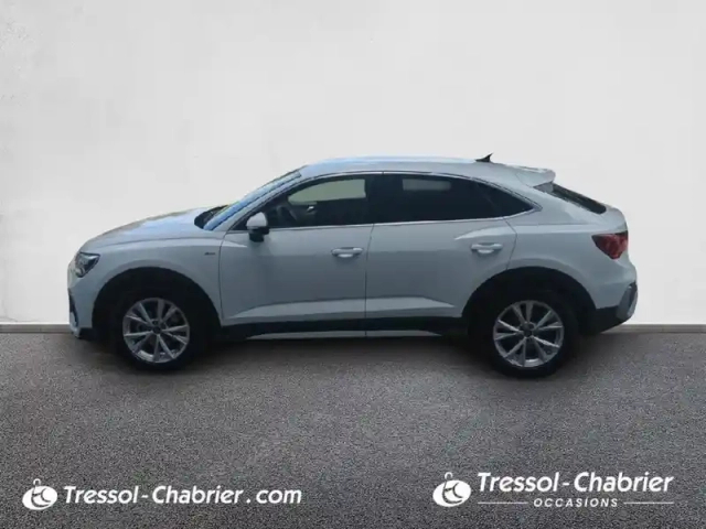 Audi Q3 sportback 35 tfsi 150 ch s tronic 7 s line — photo 5