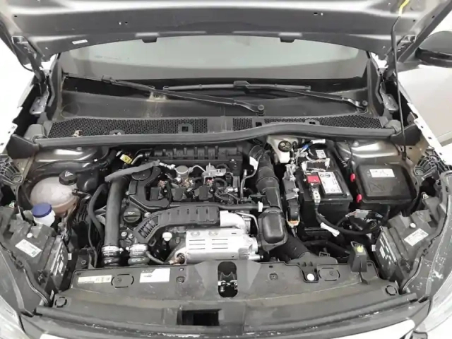Peugeot 2008 puretech 130 s&amp;s eat8 — photo 21
