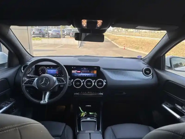 Mercedes Gla 200 progressive line — photo 11