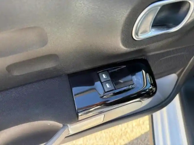 Citroën C3 1.2 puretech 110ch s&amp;s shine 120-123g — photo 12