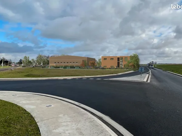 Bâtiment pro 780m² sur terrain 2600m² - Rouen Est - 1,2M