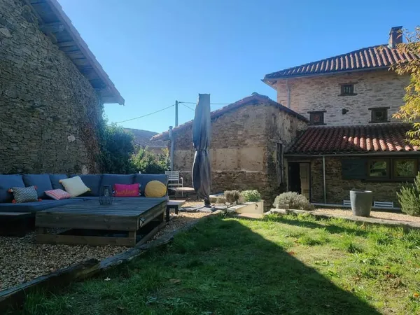 Charmante maison de village meublée à Champagnac-la-Rivière