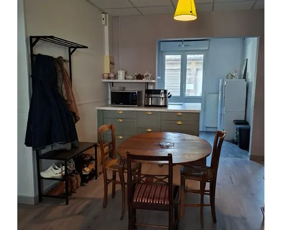 Vire Sainte-Anne - T3 rénové 53 m² - RDC - proche commerces