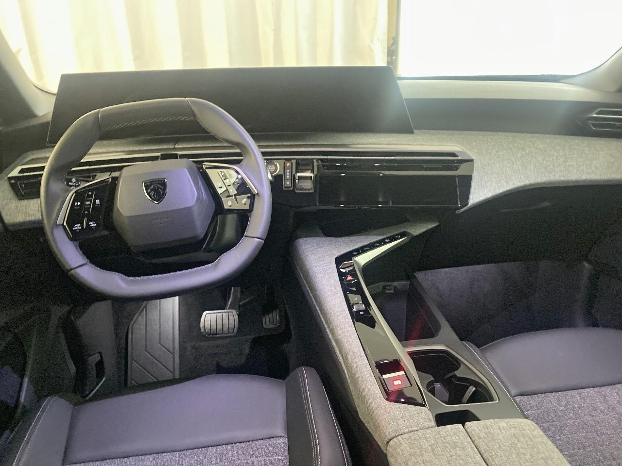 Peugeot 5008 hybrid 145 ch e-dcs6 allure — photo 8