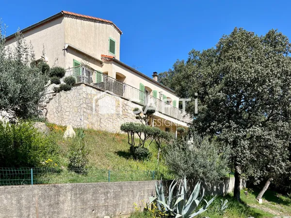 Maison de 126m2, grand sous-sol sur un terrain de 3387m2