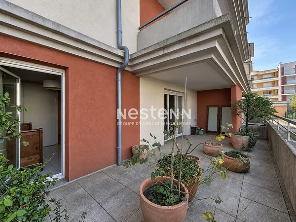 A VENDRE: Appartement T2 d'environ 45,19 m² en rez-de-chaussée avec terrasse et 2 parkings - Muret