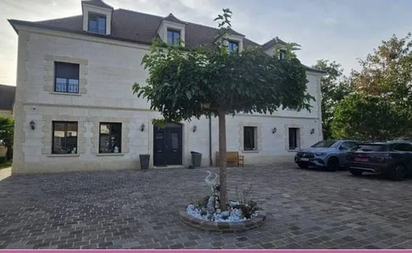 Maison 6 pièces 349 m²