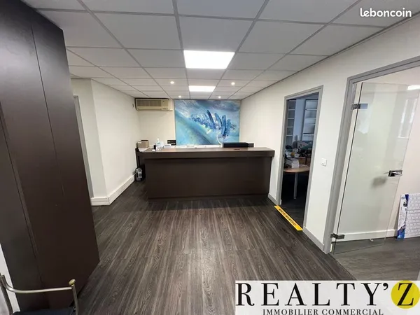 Bureau 175 m²