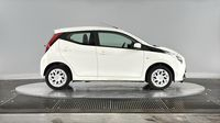 Toyota Aygo 1.0 VVT-i 72ch x-play 5P MY19 — photo 4