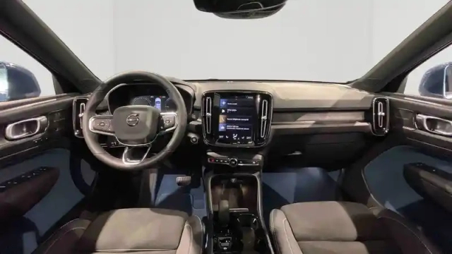 Volvo Xc40 t5 recharge 180+82 ch dct7 — photo 25