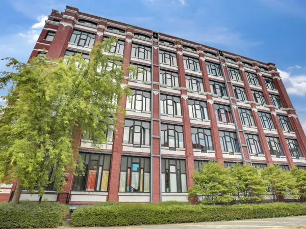 Local professionnel 260 m²