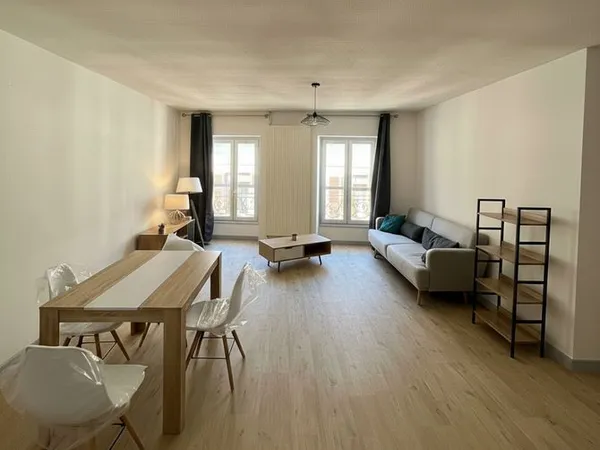 T3 rénové 59m2 centre ville